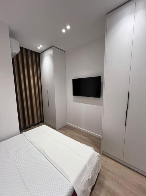 Spacious Apartment Ish-Blloku Area Tirana Exterior foto